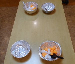 １月お誕生日会・ピンポン玉すくい
