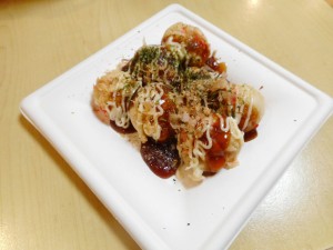 お誕生日会・秋のレクリエーション・栗拾い　たこ焼き・焼きそば大会